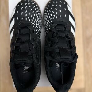 Adidas Futsal/indoor Soccer Shoes - Predator Freak .4 - Size 1 Kids